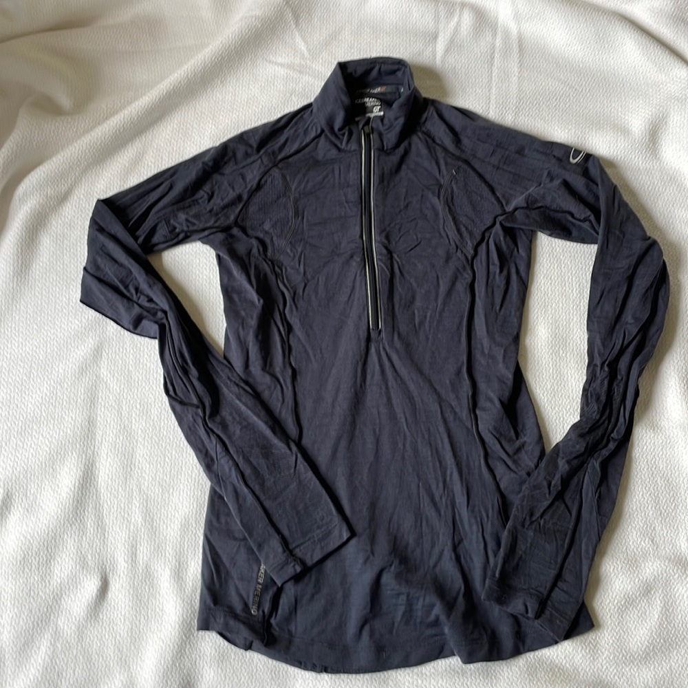 Icebreaker long sleeve quarter sip, merino wool.